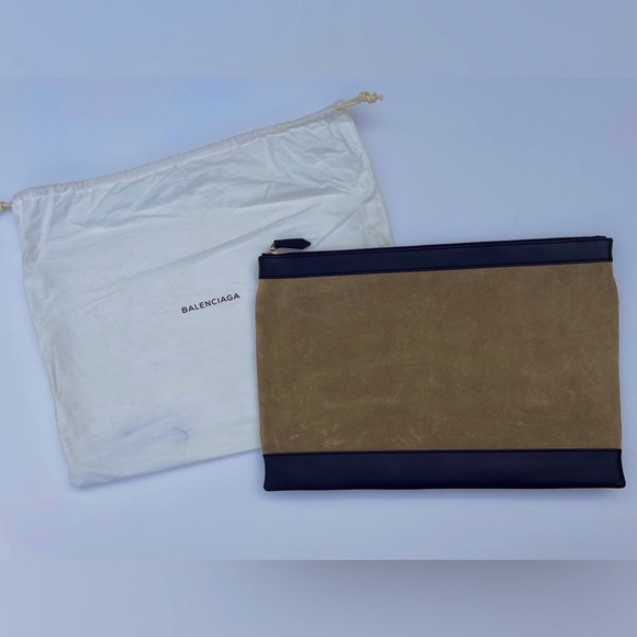 Authentic Balenciaga handheld clutch bag - Picture 2 of 8